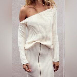 Chenille sweatshirt with zipper